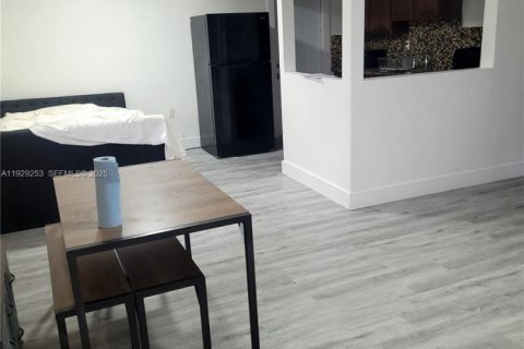 Commercial property in Miami, Florida 144.93 sq.m. № 1994202 - photo 22