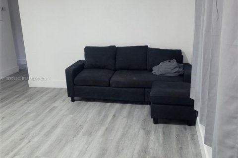 Commercial property in Miami, Florida 144.93 sq.m. № 1994202 - photo 21