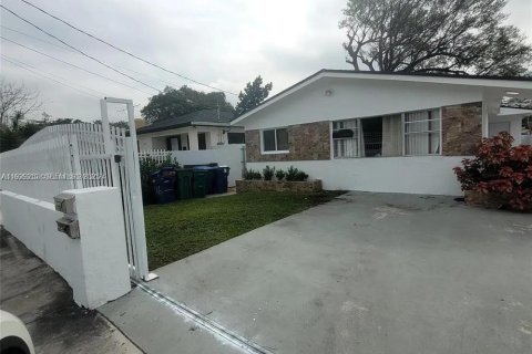 Commercial property in Miami, Florida 144.93 sq.m. № 1994202 - photo 5