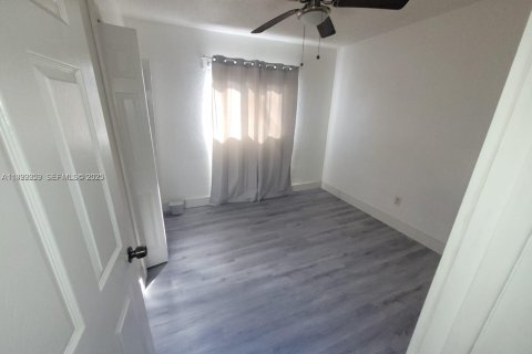 Commercial property in Miami, Florida 144.93 sq.m. № 1994202 - photo 26