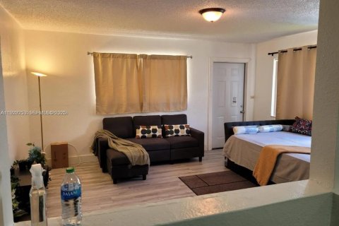 Commercial property in Miami, Florida 144.93 sq.m. № 1994202 - photo 11