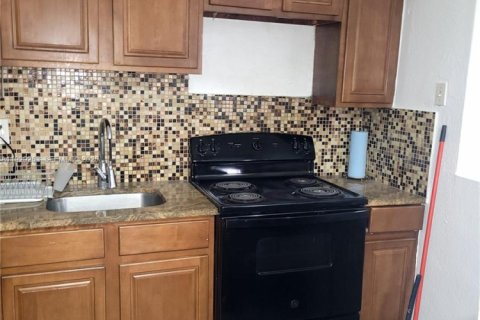 Commercial property in Miami, Florida 144.93 sq.m. № 1994202 - photo 18