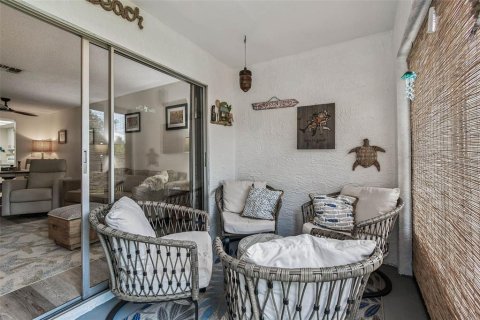 Condo in Dunedin, Florida, 2 bedrooms  № 1903958 - photo 24