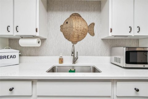 Condo in Dunedin, Florida, 2 bedrooms  № 1903958 - photo 14