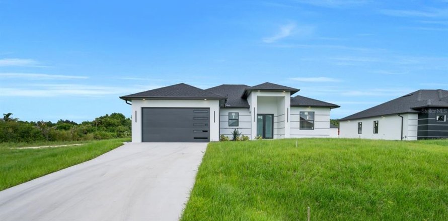 Villa ou maison à Lehigh Acres, Floride 3 chambres, 162.76 m2 № 2356017
