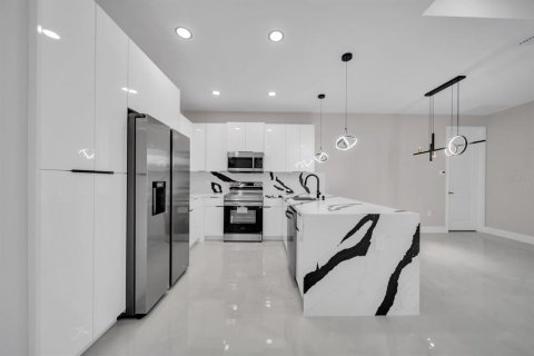 Villa ou maison à vendre à Lehigh Acres, Floride: 3 chambres, 162.76 m2 № 2356017 - photo 7