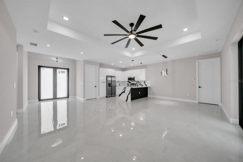 Villa ou maison à vendre à Lehigh Acres, Floride: 3 chambres, 162.76 m2 № 2356017 - photo 20
