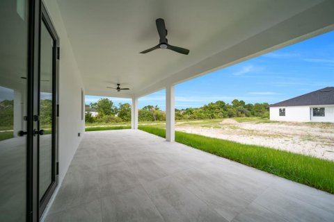 Villa ou maison à vendre à Lehigh Acres, Floride: 3 chambres, 162.76 m2 № 2356017 - photo 27