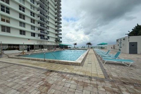 Condominio en alquiler en Hollywood, Florida, 1 dormitorio, 83.24 m2 № 1979779 - foto 21