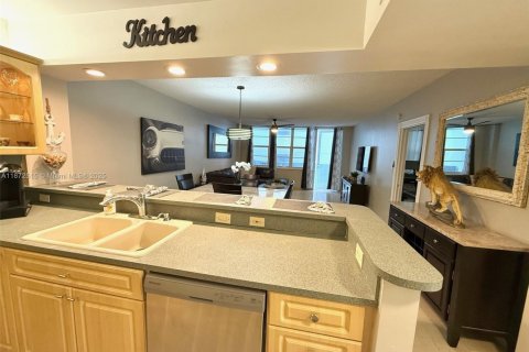 Condominio en alquiler en Hollywood, Florida, 1 dormitorio, 83.24 m2 № 1979779 - foto 6