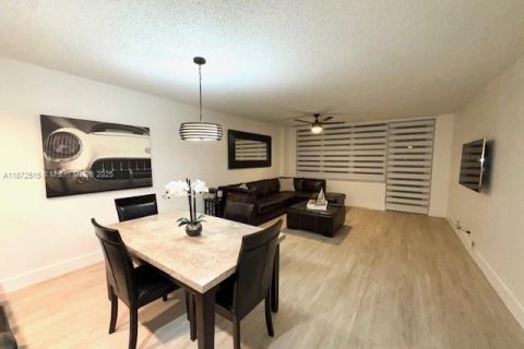 Condo in Hollywood, Florida, 1 bedroom  № 1979779