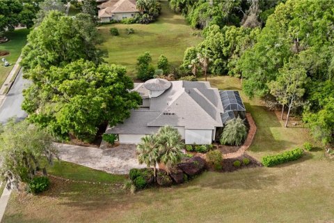 House in Lady Lake, Florida 3 bedrooms, 208.84 sq.m. № 2100109 - photo 5