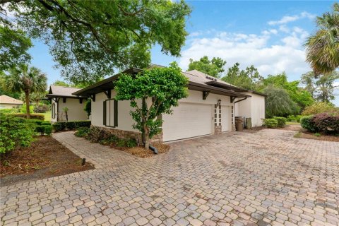 House in Lady Lake, Florida 3 bedrooms, 208.84 sq.m. № 2100109 - photo 6