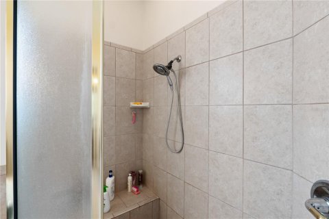 House in Lady Lake, Florida 3 bedrooms, 208.84 sq.m. № 2100109 - photo 30