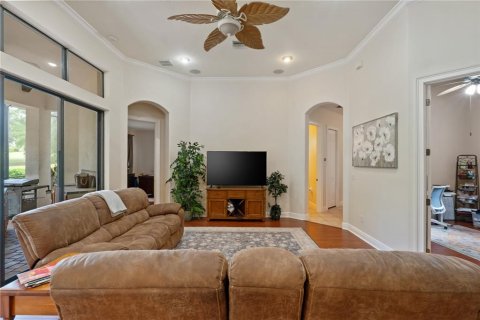 House in Lady Lake, Florida 3 bedrooms, 208.84 sq.m. № 2100109 - photo 16