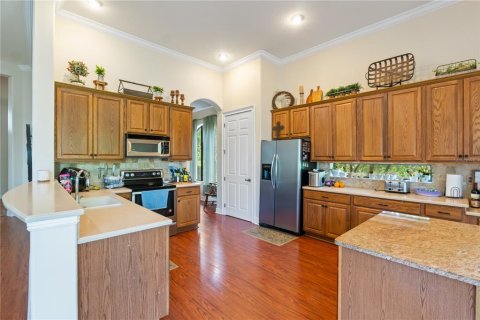 House in Lady Lake, Florida 3 bedrooms, 208.84 sq.m. № 2100109 - photo 19