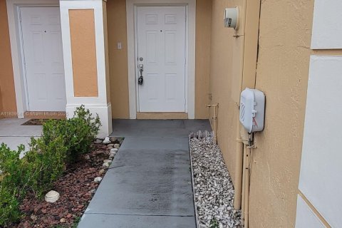 Townhouse in Margate, Florida 3 bedrooms, 125.98 sq.m. № 1828947 - photo 4