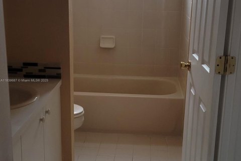 Townhouse in Margate, Florida 3 bedrooms, 125.98 sq.m. № 1828947 - photo 10