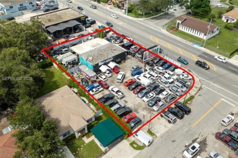 Commercial property in Miami, Florida № 2152629 - photo 17