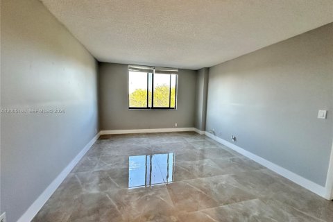Condo à Hollywood, Floride, 2 chambres  № 2070408
