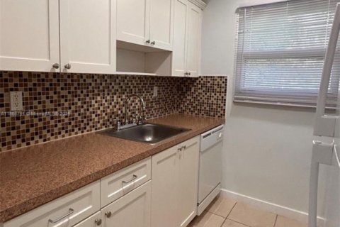 Copropriété à vendre à Dania Beach, Floride: 1 chambre, 65.03 m2 № 1979376 - photo 6