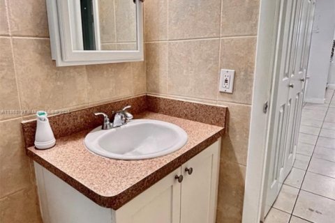 Copropriété à vendre à Dania Beach, Floride: 1 chambre, 65.03 m2 № 1979376 - photo 12