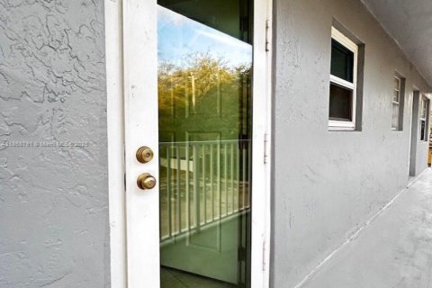 Copropriété à vendre à Dania Beach, Floride: 1 chambre, 65.03 m2 № 1979376 - photo 1
