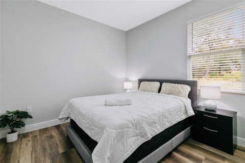 Casa en venta en Port Charlotte, Florida, 4 dormitorios, 151.99 m2 № 1515487 - foto 24