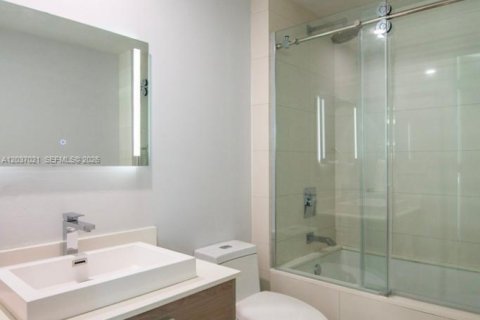 Condominio en venta en Miami, Florida, 1 dormitorio, 60.29 m2 № 2176447 - foto 10