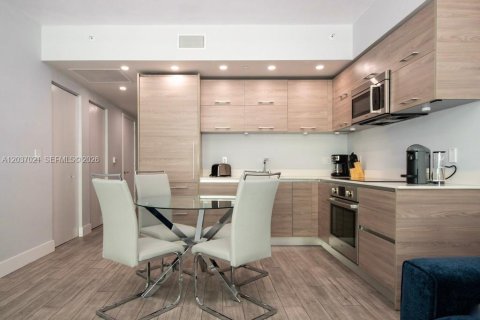 Condominio en venta en Miami, Florida, 1 dormitorio, 60.29 m2 № 2176447 - foto 5