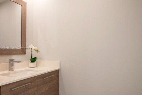 Condominio en venta en Miami, Florida, 1 dormitorio, 60.29 m2 № 2176447 - foto 7