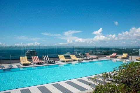 Condominio en venta en Miami, Florida, 1 dormitorio, 60.29 m2 № 2176447 - foto 15