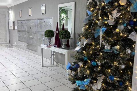 Снять в аренду кондоминиум в Лодерхилл, Флорида 1 спальня, 97.27м2, № 1987636 - фото 7