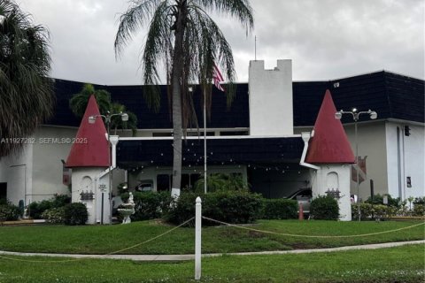 Снять в аренду кондоминиум в Лодерхилл, Флорида 1 спальня, 97.27м2, № 1987636 - фото 23