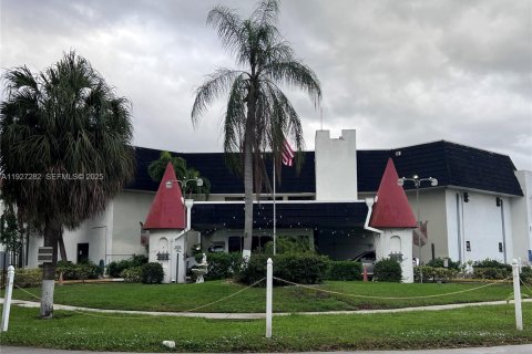 Снять в аренду кондоминиум в Лодерхилл, Флорида 1 спальня, 97.27м2, № 1987636 - фото 24