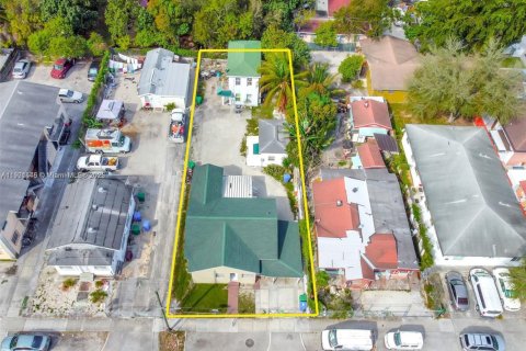 Immobilier commercial à vendre à Miami, Floride: 203.36 m2 № 1953187 - photo 2