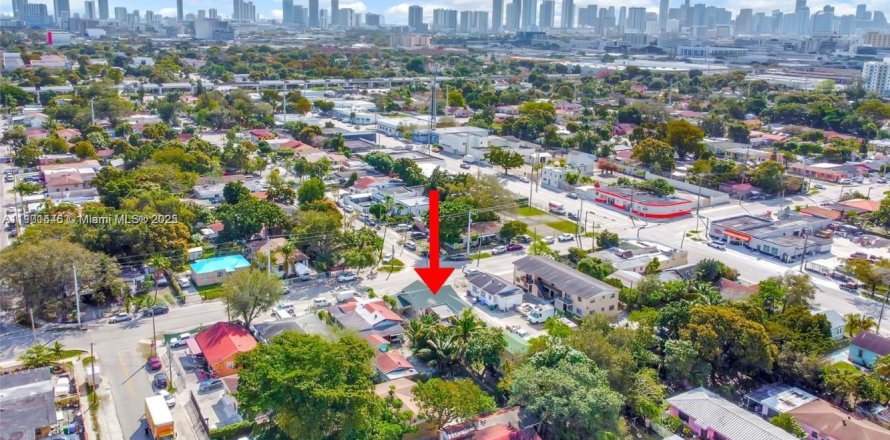 Immobilier commercial à Miami, Floride 203.36 m2 № 1953187