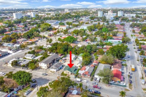 Immobilier commercial à vendre à Miami, Floride: 203.36 m2 № 1953187 - photo 9