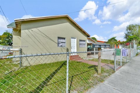 Immobilier commercial à vendre à Miami, Floride: 203.36 m2 № 1953187 - photo 15