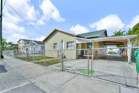 Immobilier commercial à vendre à Miami, Floride: 203.36 m2 № 1953187 - photo 16