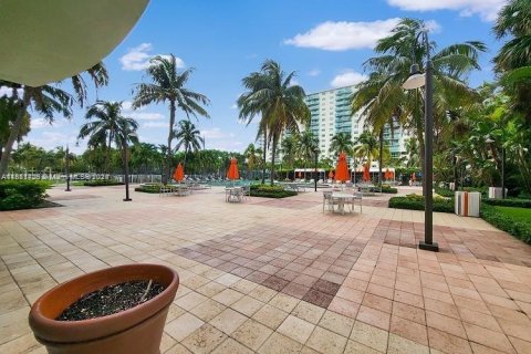 Condo in Sunny Isles Beach, Florida, 1 bedroom  № 1857403 - photo 16