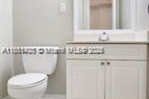 Condo in Sunny Isles Beach, Florida, 1 bedroom  № 1857403 - photo 10