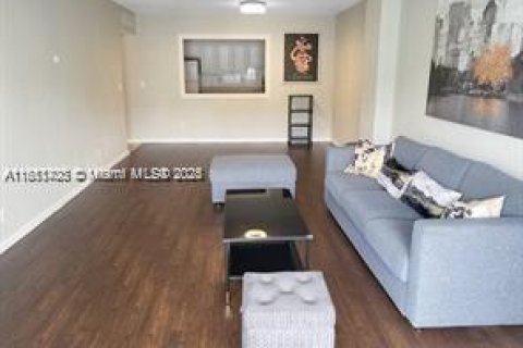 Condo in Sunny Isles Beach, Florida, 1 bedroom  № 1857403 - photo 3