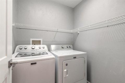 House in New Smyrna Beach, Florida 3 bedrooms, 145.58 sq.m. № 2237493 - photo 18