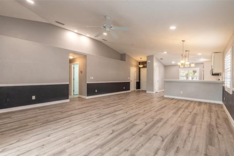 House in New Smyrna Beach, Florida 3 bedrooms, 145.58 sq.m. № 2237493 - photo 12