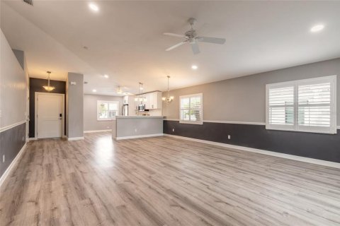 House in New Smyrna Beach, Florida 3 bedrooms, 145.58 sq.m. № 2237493 - photo 11