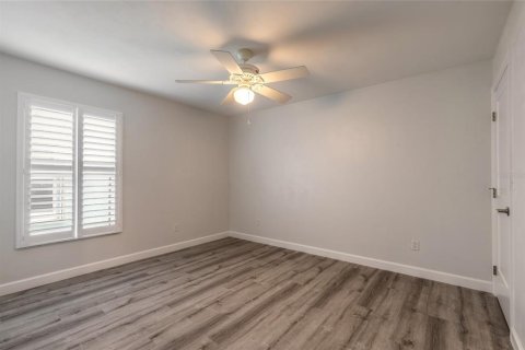 House in New Smyrna Beach, Florida 3 bedrooms, 145.58 sq.m. № 2237493 - photo 13