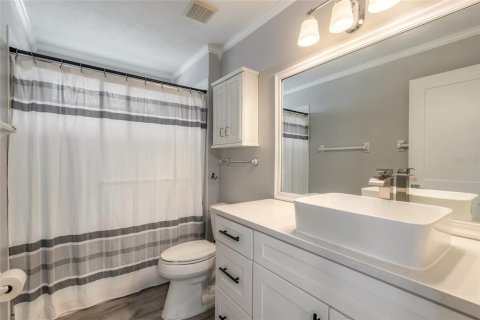 House in New Smyrna Beach, Florida 3 bedrooms, 145.58 sq.m. № 2237493 - photo 22