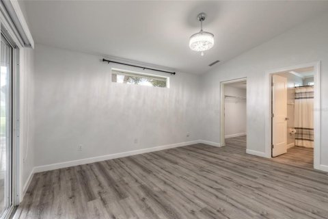 House in New Smyrna Beach, Florida 3 bedrooms, 145.58 sq.m. № 2237493 - photo 19