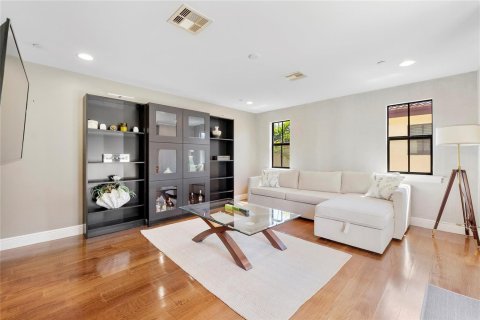 Touwnhouse à vendre à Fort Lauderdale, Floride: 4 chambres, 271.27 m2 № 2087354 - photo 19